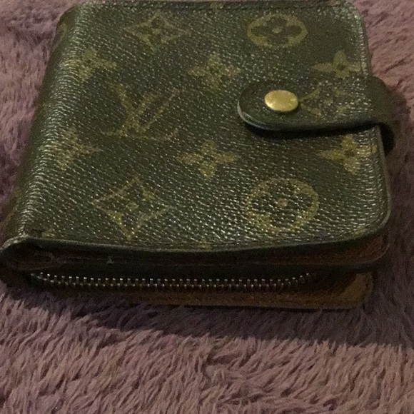 Authentic Vintage Louis Vuitton Bifold Wallet - Picture 14 of 16